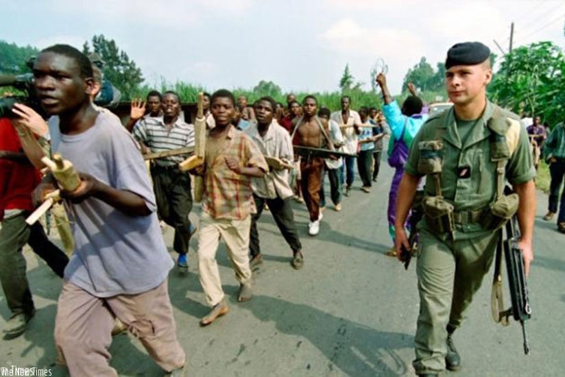 A French officer oversees the training of Interahamwe militia ahead of the 1994 Genocide against the Tutsi. Net.