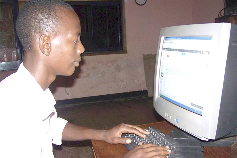 Computer vision syndrome is on rise in Rwanda. People are advised to mind the positioning of their computers to avoid digital eye strain. / Kelly Rwamapera.