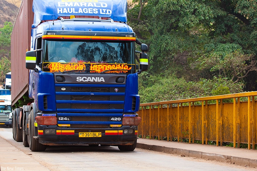 A truck carrying goods from Tanzania crosses into Rwanda at Rusumo border. File.