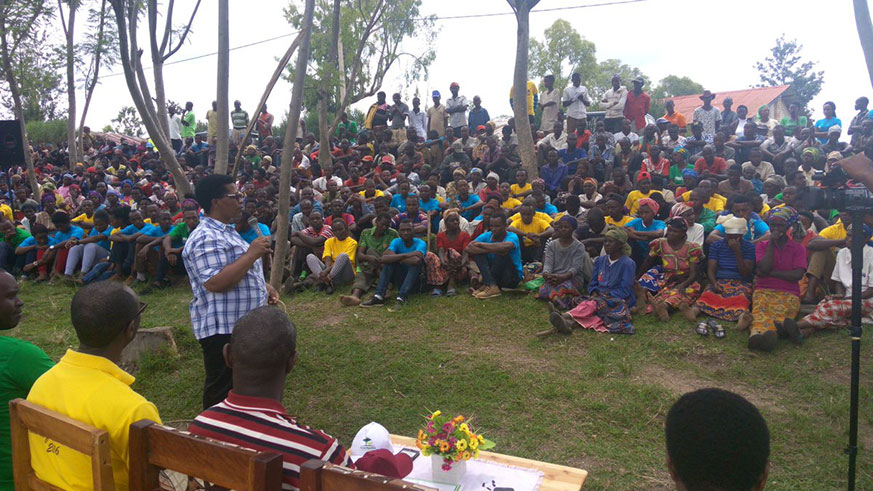 Governor Marie Rose Mureshyankwano speaks to Nyanza residents during the event  M. Nkurunziza.