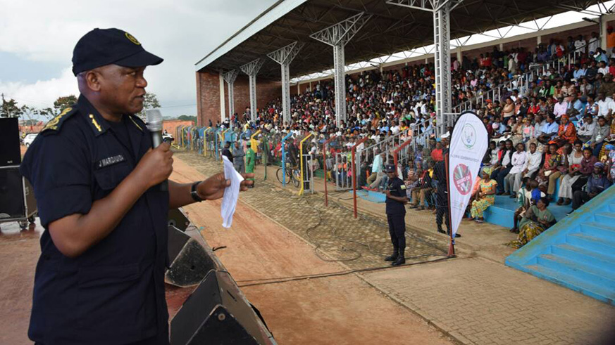  DIGP Juvenal Marizamunda addressing residents of Muhanga, yesterday
