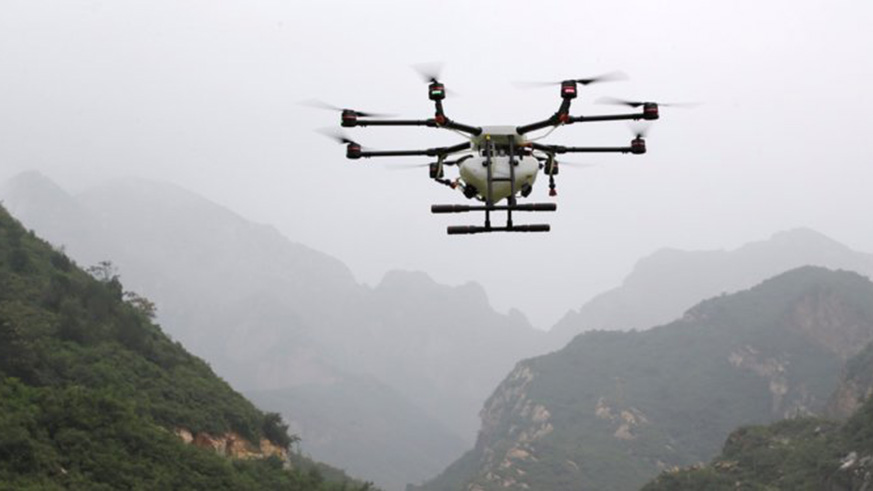 Drones help solve rural labor shortage. (Net photo)