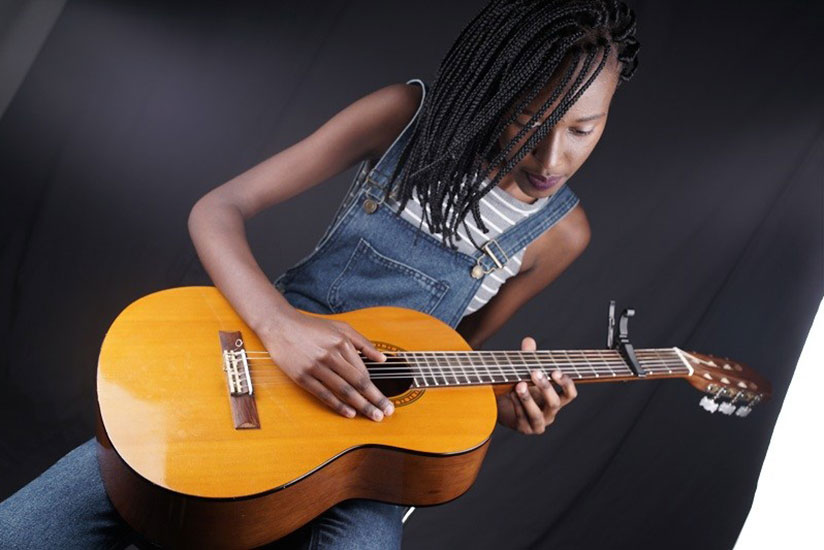 The singer and guitarist, says she draws inspiration for her songs from everything in her life. (Net)