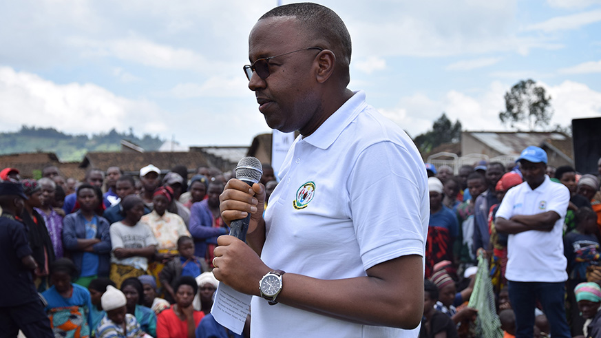 Prime Ngabonziza addressing the public in Rubavu during the celebration of World Water Day.