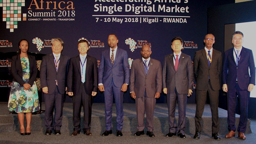 KTRN board members with the Minister of ICT, SAS Special Advisor,  South Korean Ambassador to Rwanda and the Permanent Secretary of the ICT Ministry posing for a group photo