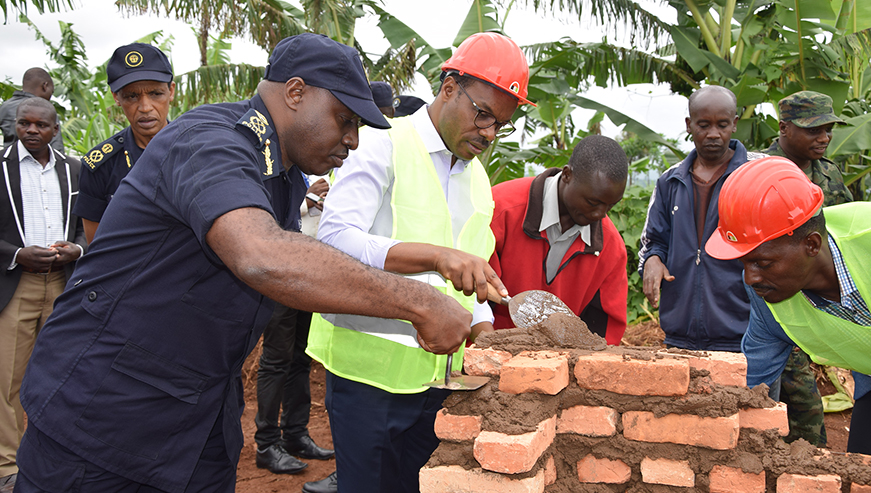 Minister in the Ministry of Local Government in charge of Socio-Economic Development, Cyriaque Harelimana, IGP Emmanuel K. Gasana and Governor Fred Mufulukye launching the activities in Eastern