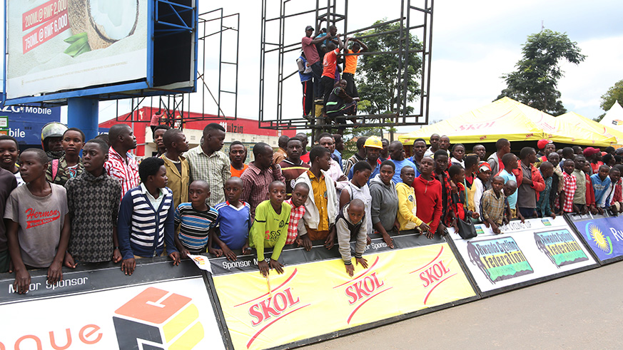 Many cycling supporters turn up to watch riders cross the finish line in Muhanga District (Sam Ngendahimana)