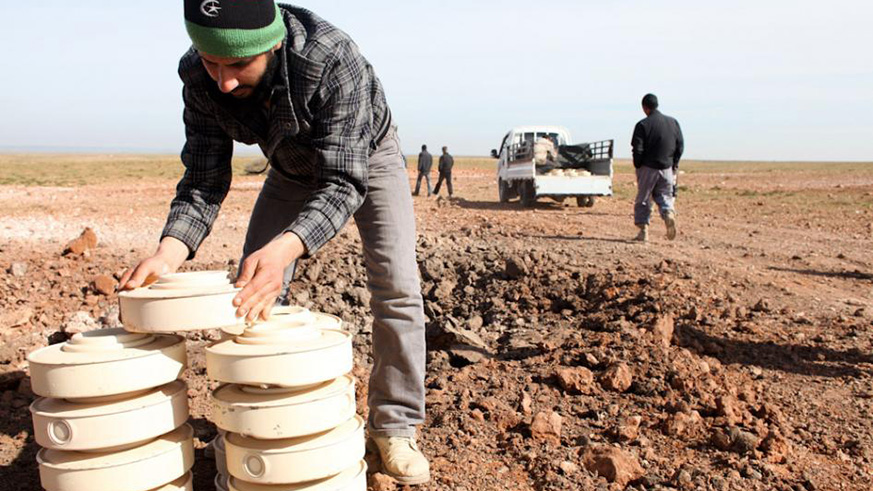 Five soldiers were killed when a number of landmines exploded west of the city of Darna. (Net photo)