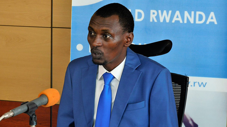 Aimable Kayigi, Commissioner for Domestic Taxes at Rwanda Revenue Authority, speaks to journalists in Kigali yesterday. Courtesy.