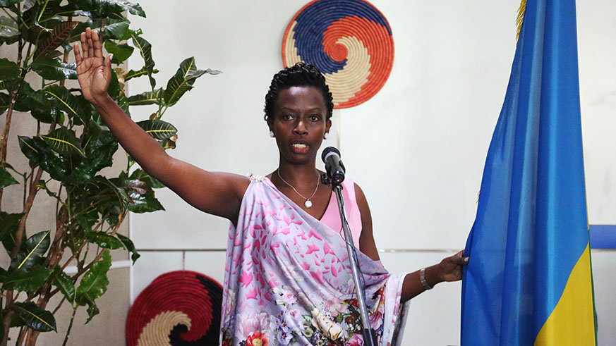 Marie-Chantal Rwakazina takes oath after her election as the new mayor of the City of Kigali yesterday. Sam Ngendahimana.