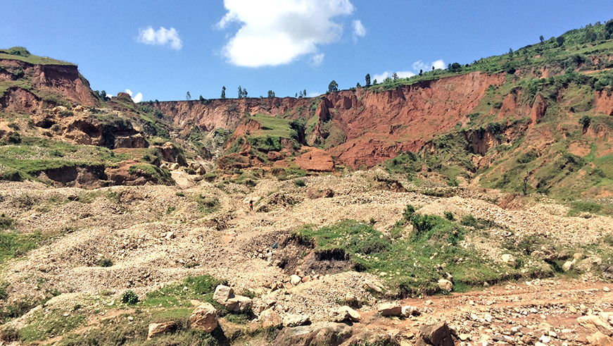 Miners have had no modern equipment and know they are only scratching the surface of the ground with their rudimentary mining tools. Photos by Olivia Ikilezi.