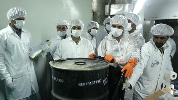 Workers at a uranium conversion facility in Iran, pictured in 2005. / Internet photo