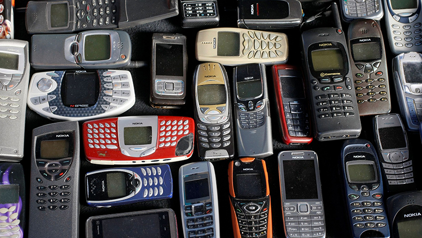 A collection of Nokia mobile phones.  Net photo