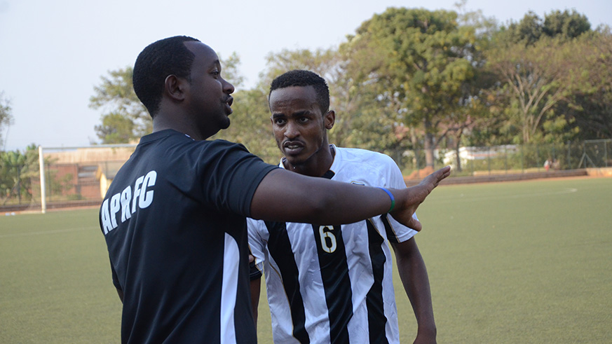 Vincent Mashami could soon rejoin Yannick Mukunzi at Rayon Sports. He is seen giving instructions to the midfielder in a past league match when they were both at APR. (Sam Ngendahimana)
