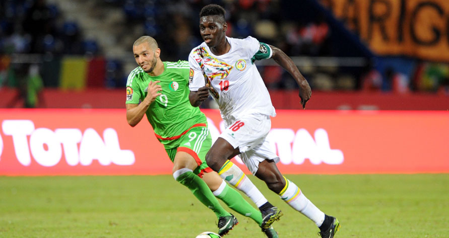 Senegalese Ismaila Sarr (right)  is among the African youngsters to watch in Russia. Net photo.