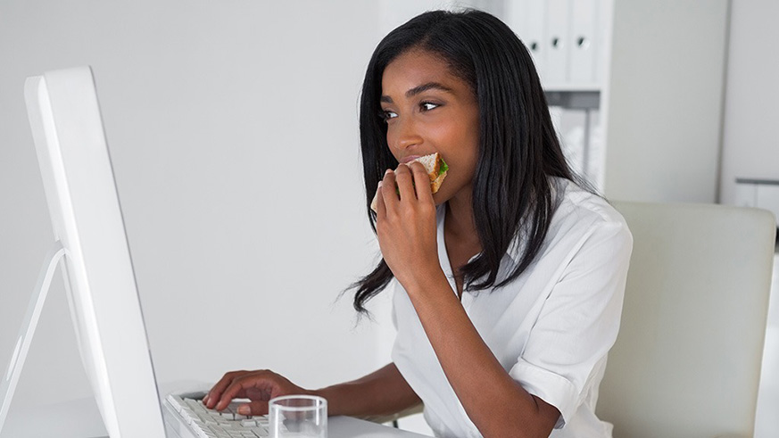 Snacking at the office is not healthy. Net photo.