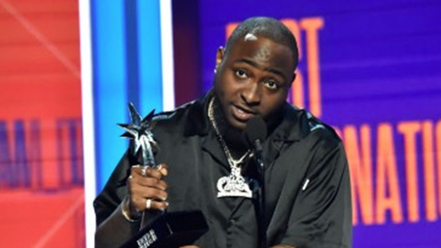 Nigerian singer Davido won the Best International Act at the 2018 BET Award. (Net Photo)