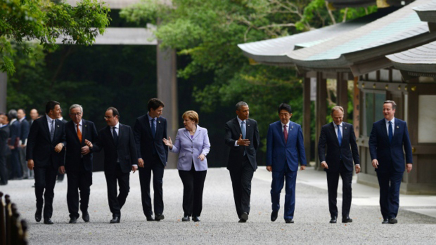 Italian Prime Minister Matteo Renzi, left to right, President of the European Commission Jean-Claude Juncker, President of France Francois Hollande, Canadian Prime Minister Justin Trudeau, German Chancellor Angela Merkel, U.S. President Barack Obama, Japan Prime Minister Shinzo Abe, European Council President Donald Tusk, British Prime Minister David Cameron in Ise, Japan during the G7 Summit on Thursday, May 26, 2016. Net.