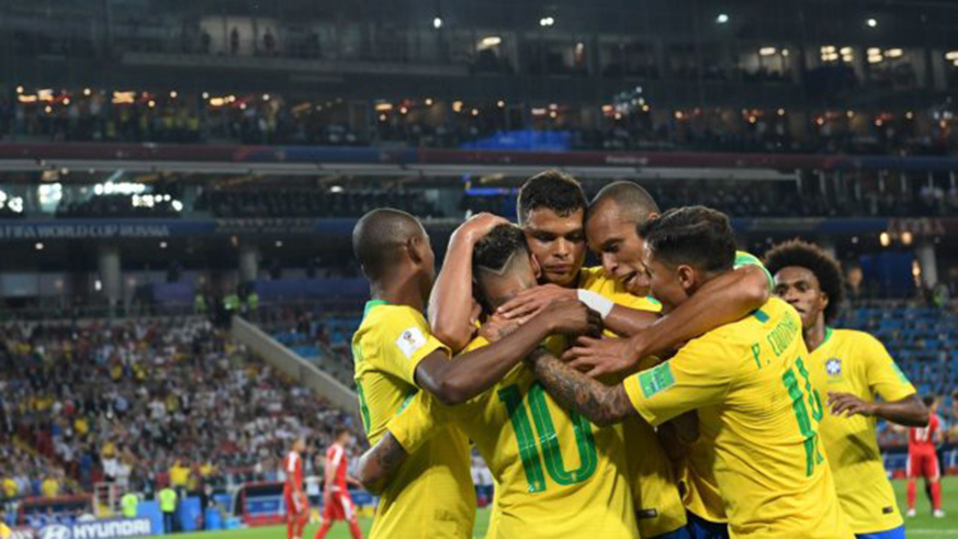Brazilu2019s players celebate their second goal during the Russia 2018 World Cup Group E football match between Serbia and Brazil at the Spartak Stadium. Net photo.
