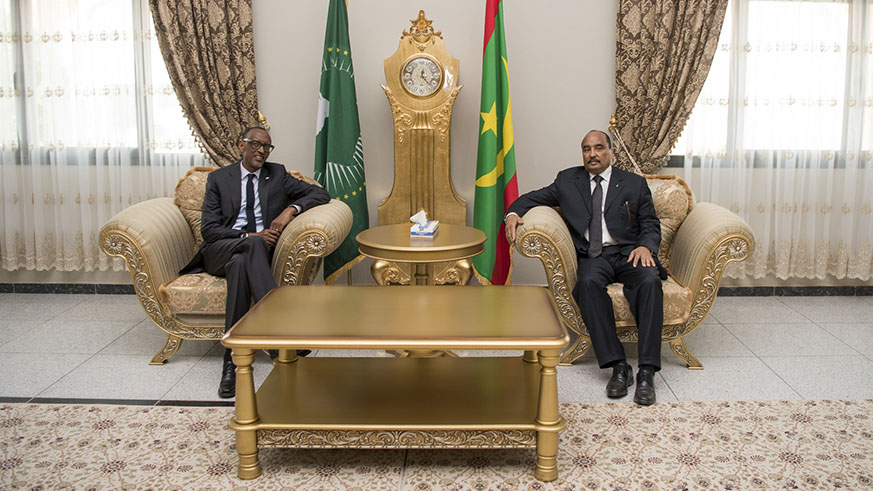 On his arrival in Mauritania, President Kagame was received by his counterpart President Mohamed Ould Abdel Aziz of Mauritania. Courtesy