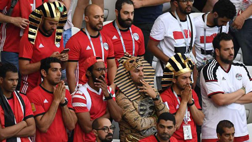 Egypt supporters react to their loss against Saudi Arabia, which ended 2-1. Net photo.