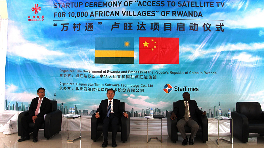 (L-R) Ying Yuchang, StarTimes chief executive officer, Rao Hongwei the ambassador of China to Rwanda and Francis Kaboneka the Minister of Local Governance. Regis Umurengezi