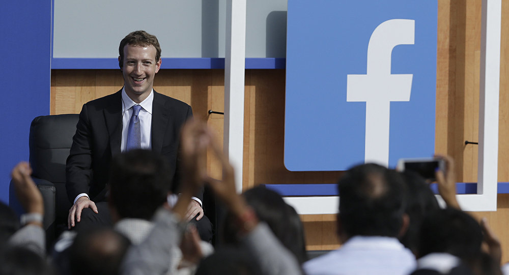 Facebook CEO Mark Zuckerberg speaks at Facebook in Menlo Park, Calif., Sunday, Sept. 27, 2015. / Sputnik