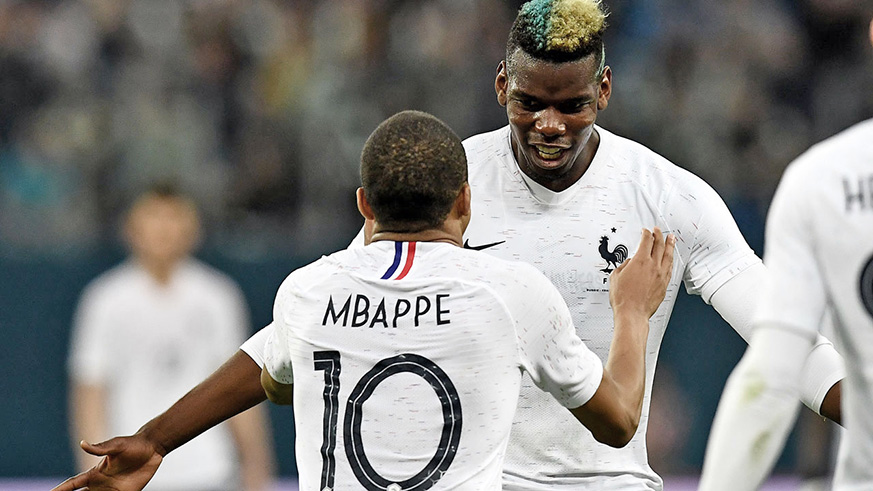 Paul Pogba celebrates with youngster Kylian Mbappe (#10) after scoring a goal in a past international friendly match between France and Russia on March 27, 2018 at Saint Petersburg Stadium in Russia. Net photo.