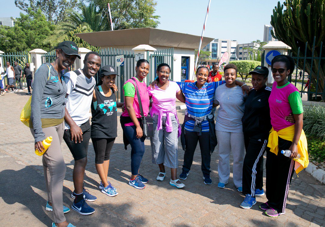 First Lady Mrs Jeannette Kagame, along with @Imbuto Foundation members and staff, joined the CarFreeDay activities, promoting a healthy lifestyle for all, in the City of Kigali