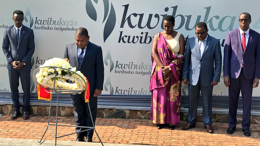 Nyusi paid respect to victims of the 1994 Genocide against the Tutsi. (Courtesy)