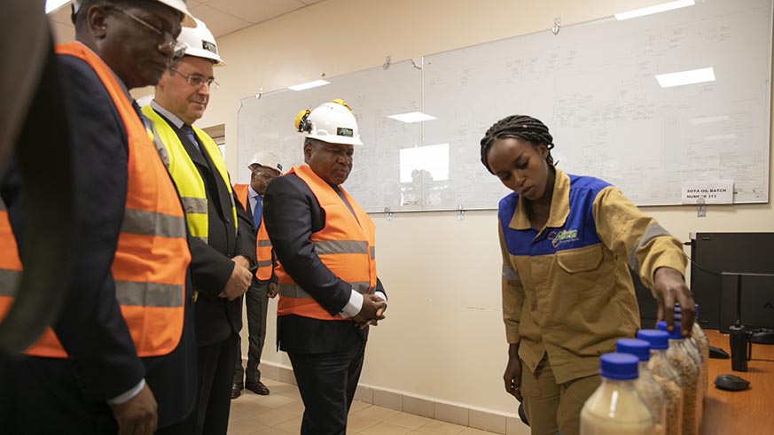 Nyusi and his delegation also toured a soya oil manufacturing plant at the Kigali Special Economic Zone on Thursday. Courtesy.