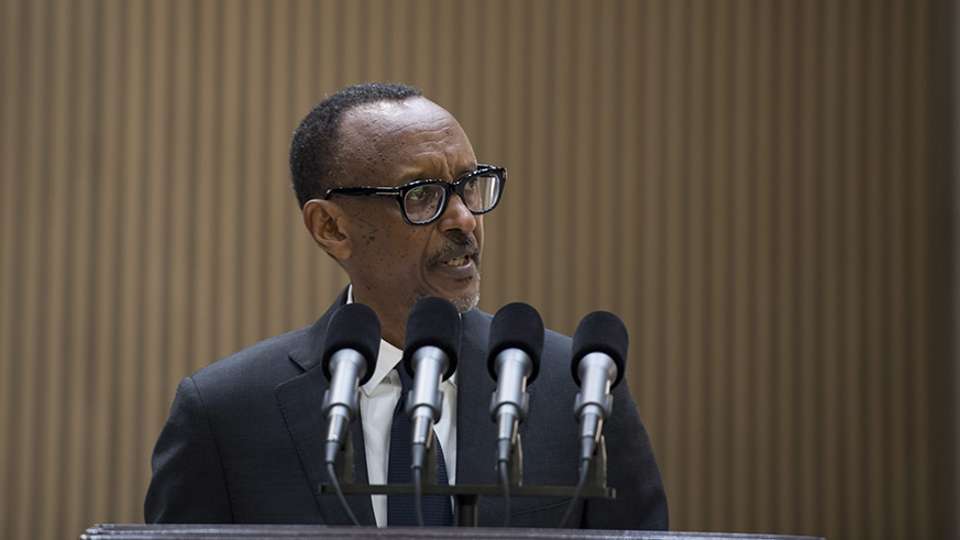 President Kagame delivers his remarks at the state banquette organised in honour of President Filipe Nyusi in Kigali on Thursday. Village Urugwiro.