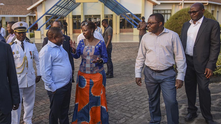 President Nyusi chats with Rwandaâ€™s Foreign Affairs minister Louise Mushikiwabo at the Rwanda-DR Congo one-stop border post of La Corniche on Friday. Courtesy.