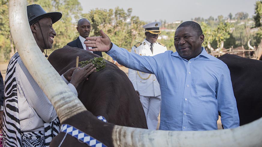 President Nyusi tours King's Palace Museum in Nyanza District in Nyanza on Friday.