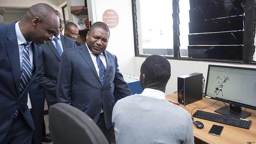 President Nyusi visits tech startups at Telecom House in Kacyiru on Friday. Courtesy.