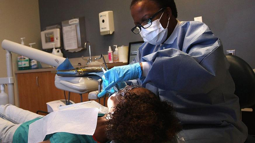 Visit the dentist regularly and keep healthy. /File photo