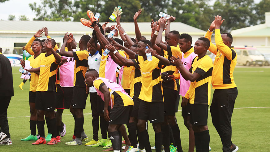 Mukura VS players thank their supporters after stunning AS Kigali 2-1 during Peace Cup match at Kigali Stadium. Sam Ngendahimana.