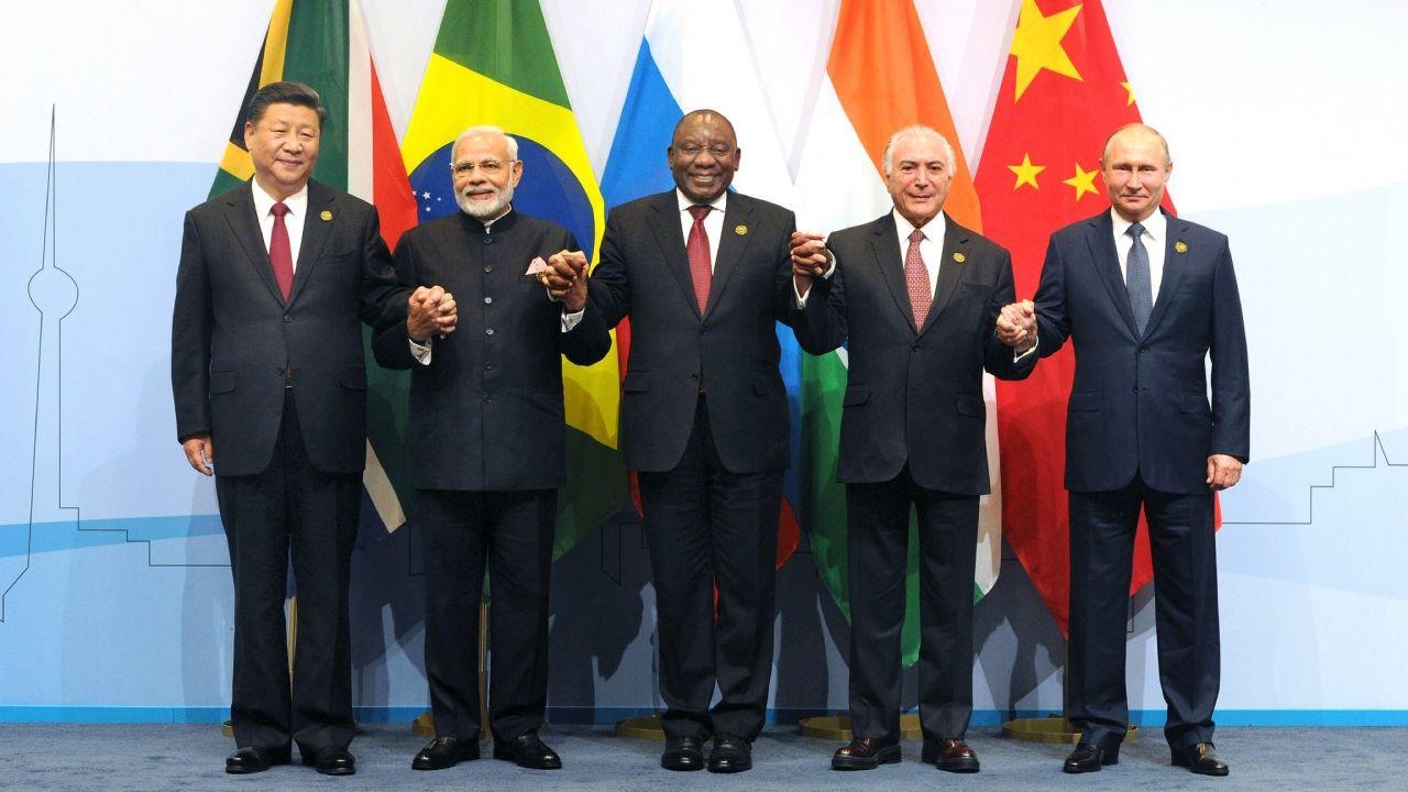 Official 10th BRICS summit family photo, Johannesburg, South Africa, 26 July 2018. Net.