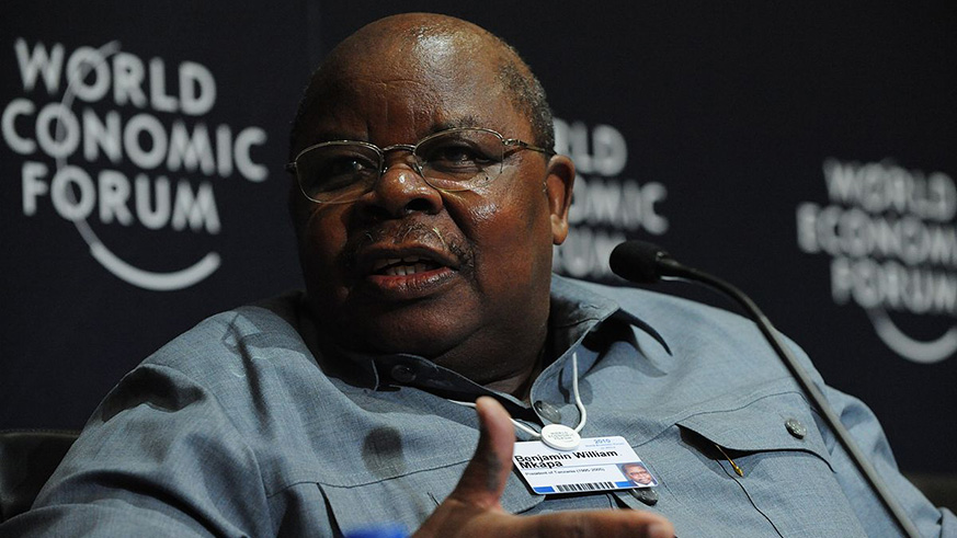 Former Tanzanian President Benjamin Mkapa speaks on a panel during a past  World Economic Forum on Africa Summit. He will host the former leadersu2019 meeting. Net photo.