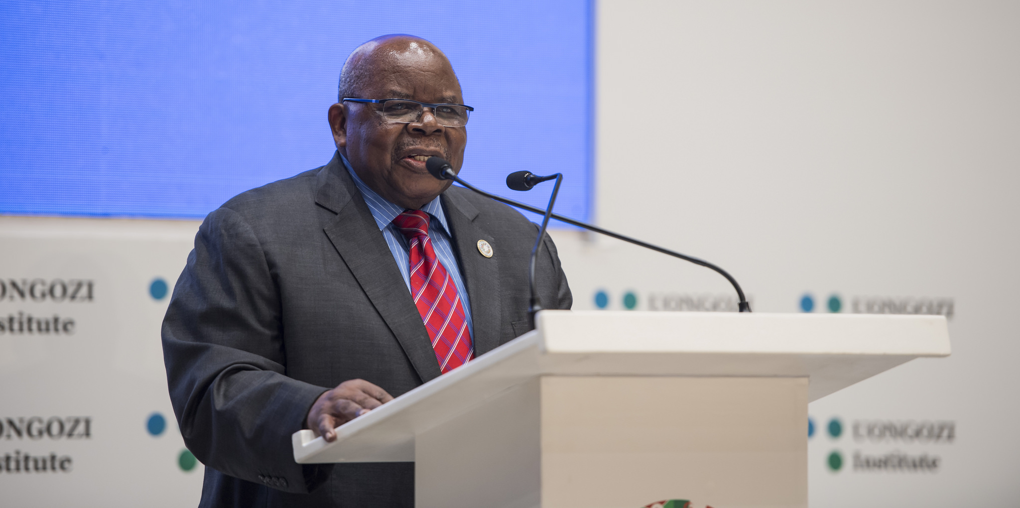 Former Tanzanian president Benjamin William Mkapa addresses delegates at the opening of the two-day leadership summit at Kigali Convention Centre in Kigali yesterday. Village Urugwiro.