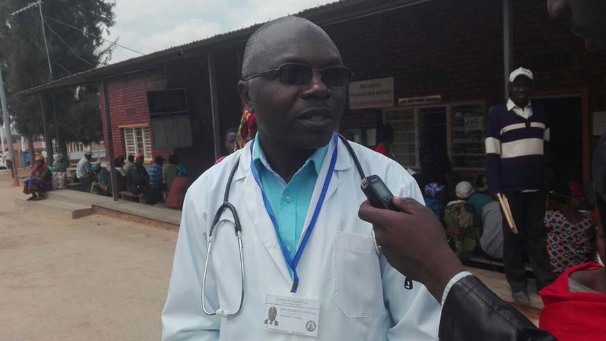 Dr Philippe Nteziryayo, the Director General of Kabgayi Hospital, told reporters that the new road has eased movement to the hospital and hygiene. James Karuhanga.