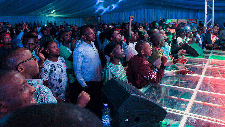 Music fans came near the stage for the fun with the artistes. (Faustin Niyigena)