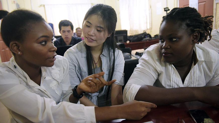 A Chinese language teacher speaks with students at the Confucius Institute at the University of Lagos. Net photo.
