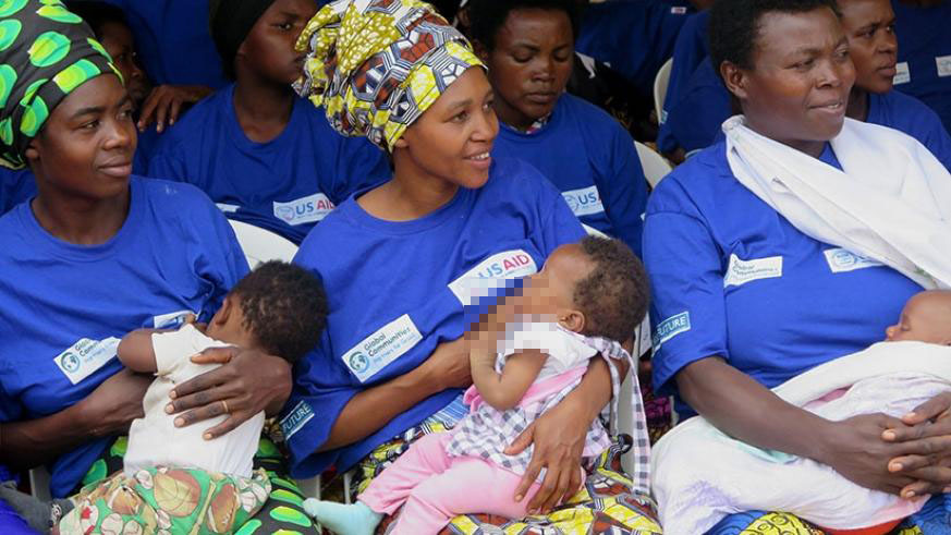 Mothers breastfeed their babies in Huye District during a breastfeeding and anti-malnutrition campaign./ File photo