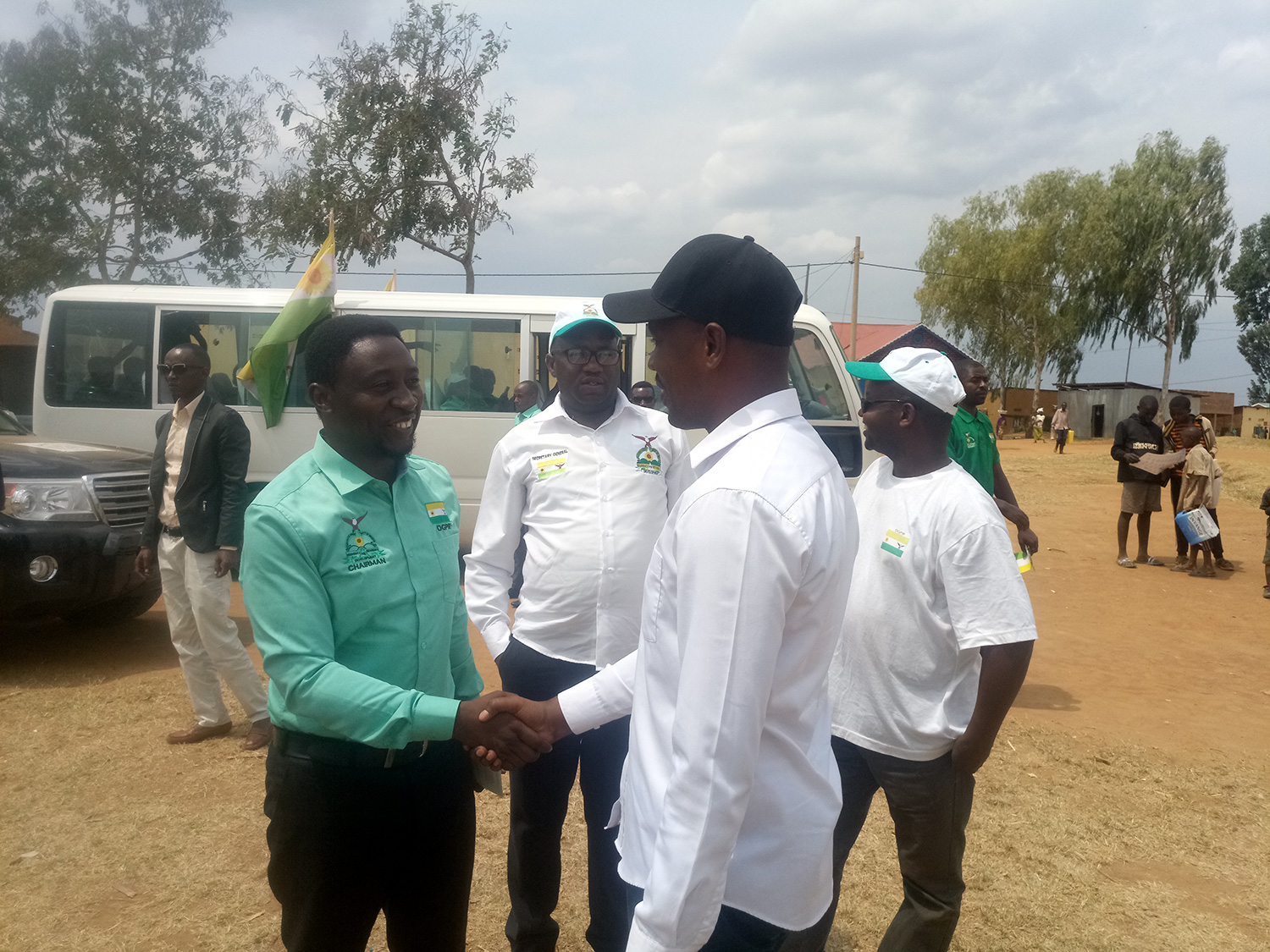 A local leader welcomes Frank Habineza and Green Party members before their campaign in Rwimiyaga Sector, Nyagatare District on Monday. Jean du2019Amour Mbonyinshuti.