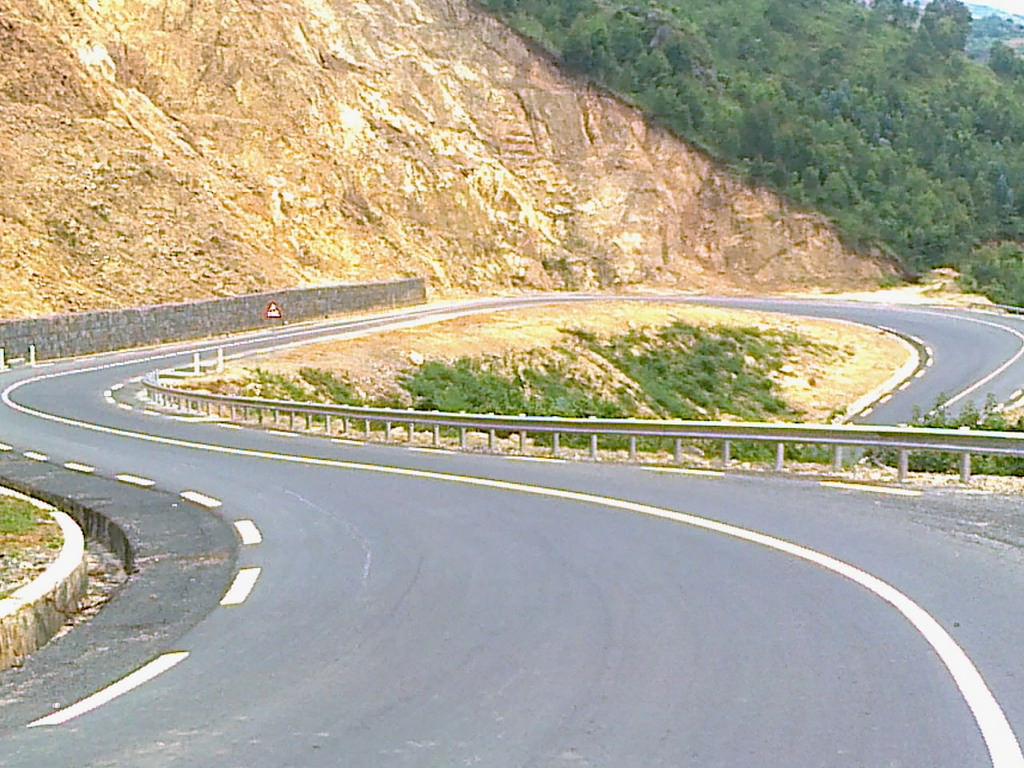 Rutsiro district says that Kivu Belt Road has eased transport and business services in the area.