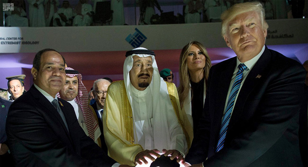 L-R: Egyptian President Abdel Fattah al-Sissi, Saudi King Salman, U.S. First Lady Melania Trump and President Donald Trump, visit a new Global Center for Combating Extremist Ideology, in Riyadh, Saudi Arabia. / Sputnik