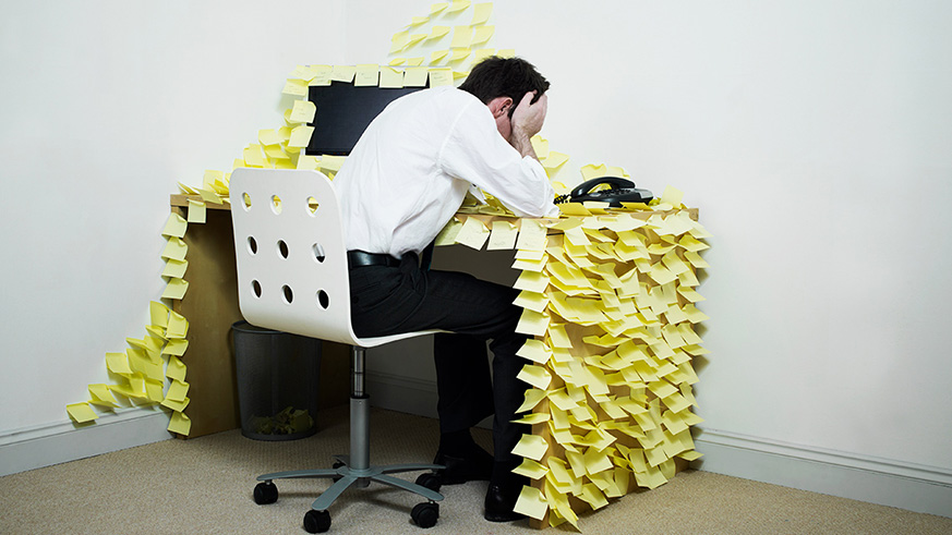 A study has revealed that uninterrupted sitting affects flow of blood to the brain. Net photo.
