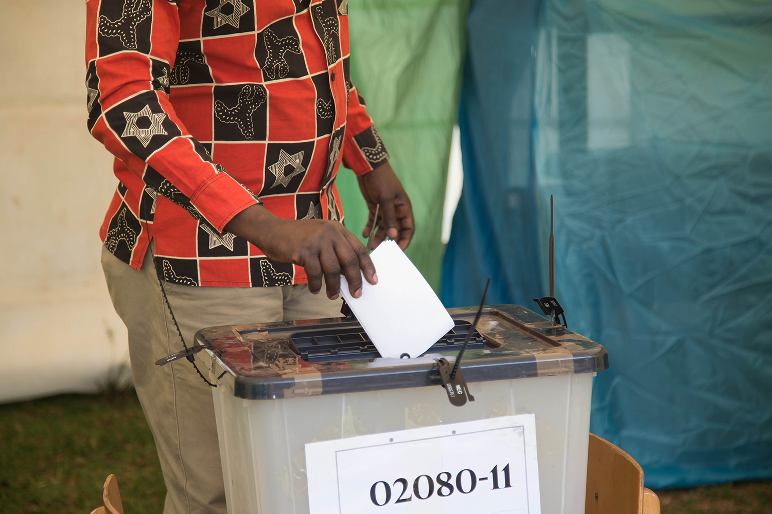 A man casts his vote during the parliamentary election this week. Nadege Imbabazi.