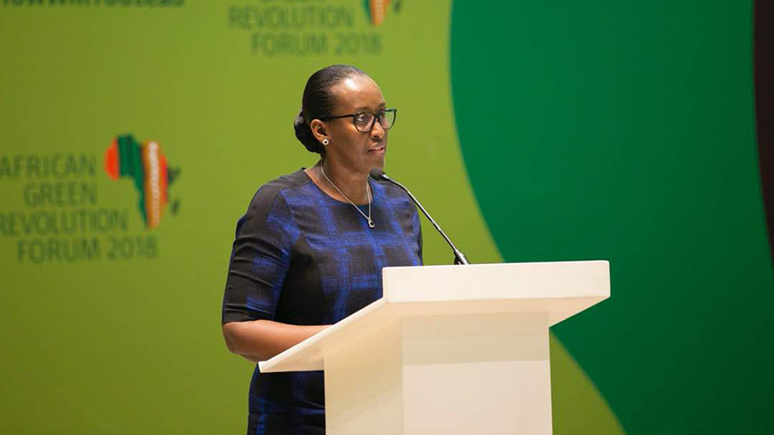 Her Excellency First Lady Mrs Jeannette Kagame delivers opening remarks at the  High-Level Breakfast on Women in Agribusiness. Courtesy.